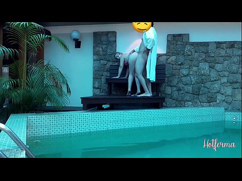 ❤️ Oga pe iranṣẹbinrin si awọn pool, sugbon ko le koju kan gbona ❤  si wa